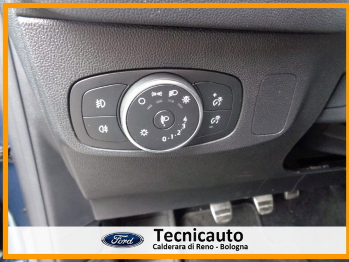Ford Focus Station Wagon 1.0 EcoBoost Hybrid 125 CV SW ST-Line (16)