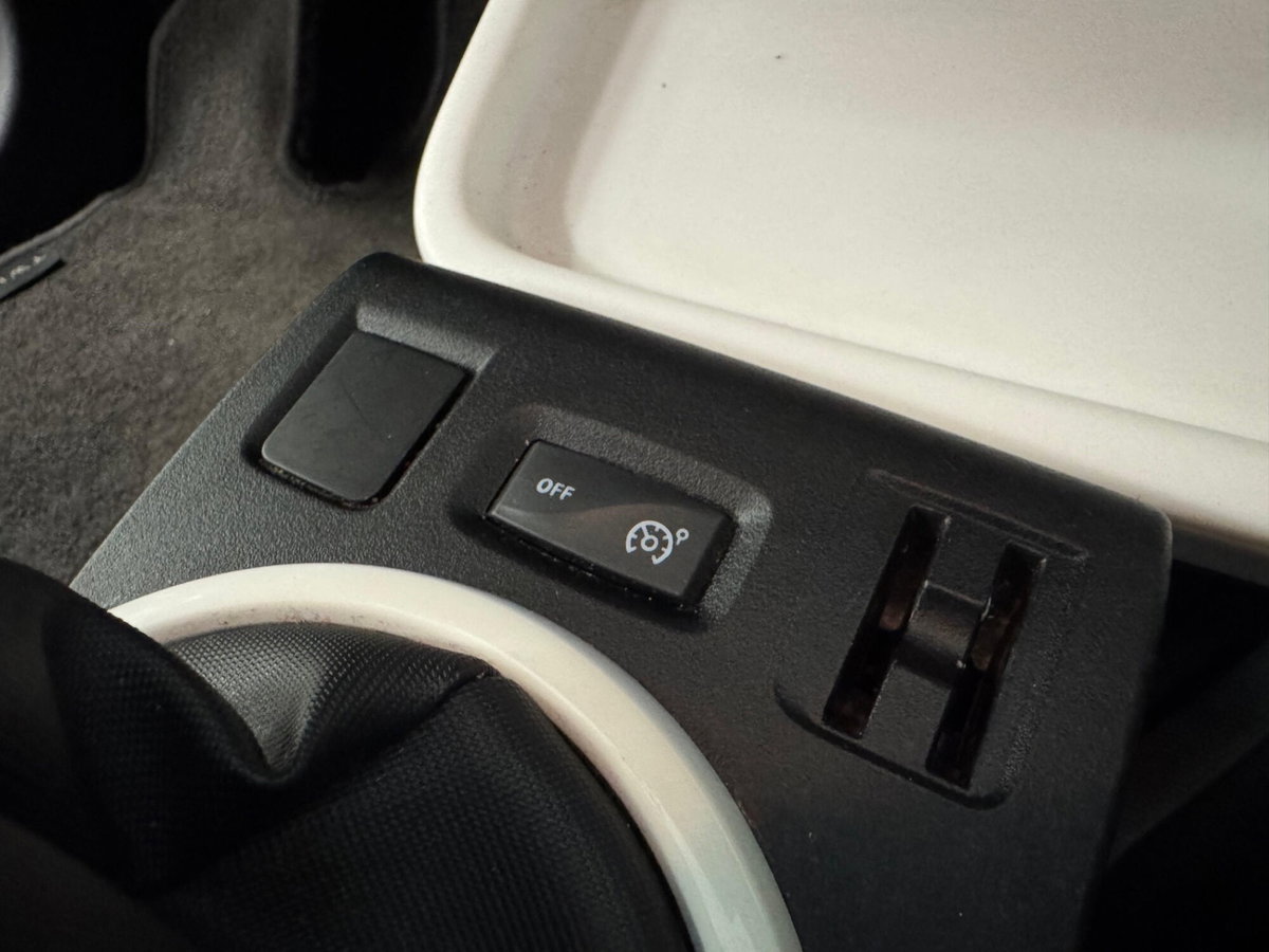 Renault Twingo SCe Stop&Start Intens (11)