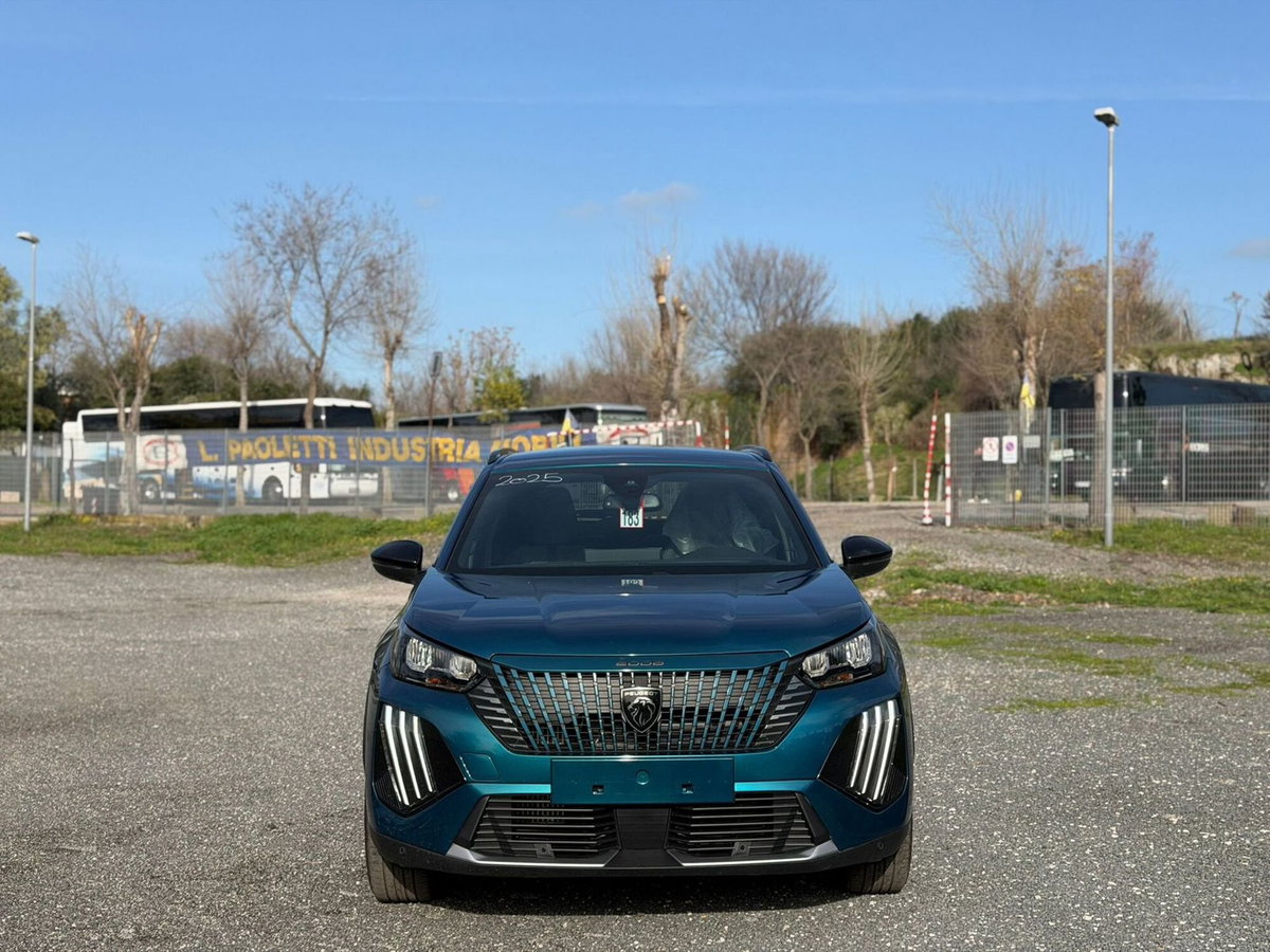 Peugeot 2008 PureTech 100 S&S Allure (2)