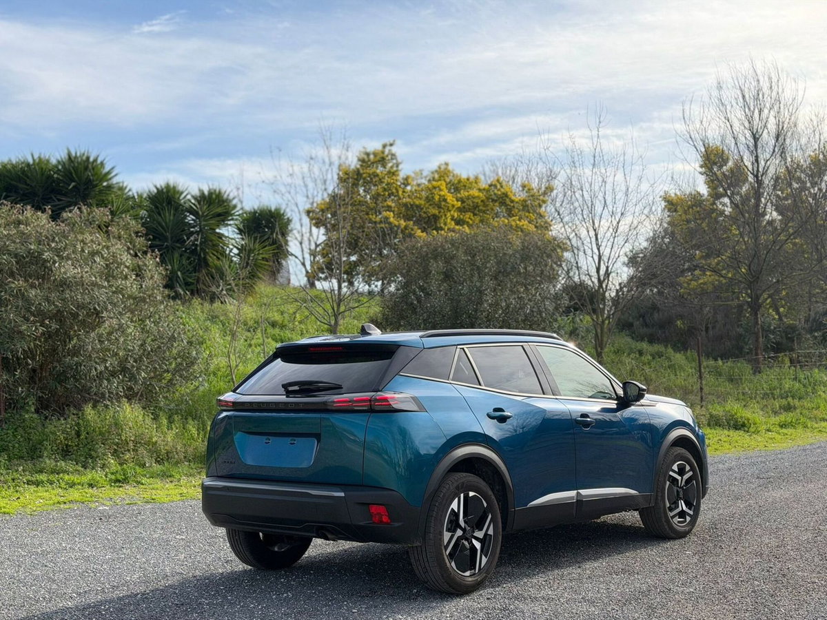 Peugeot 2008 PureTech 100 S&S Allure (3)