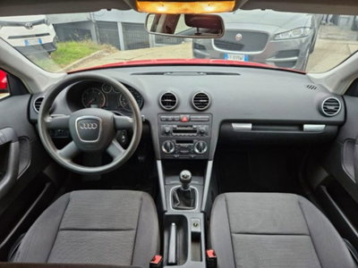 Audi A3 Sportback 2.0 16V TDI quattro Ambiente (8)
