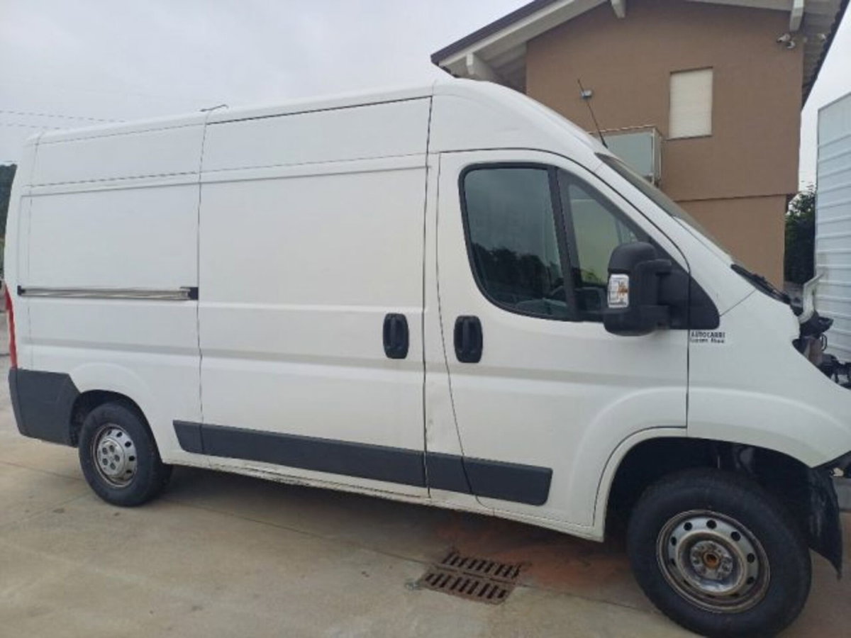 Peugeot Boxer Furgone 330 2.0 BlueHDi 130CV PC-TN Furgone (2)