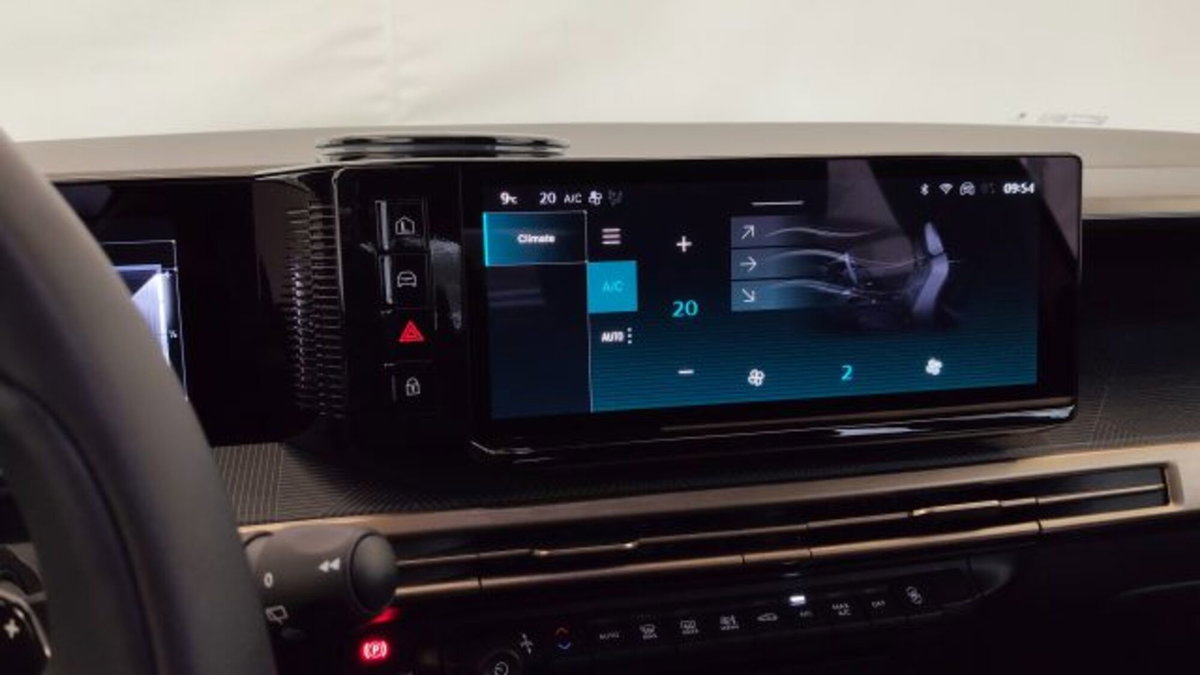 Lancia Ypsilon 1.2 mhev Edizione Limitata Cassina e-dct (12)