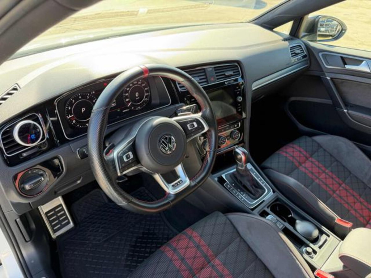 Volkswagen Golf GTI 2.0 TSI TCR DSG 5p. BlueMotion Technology (11)