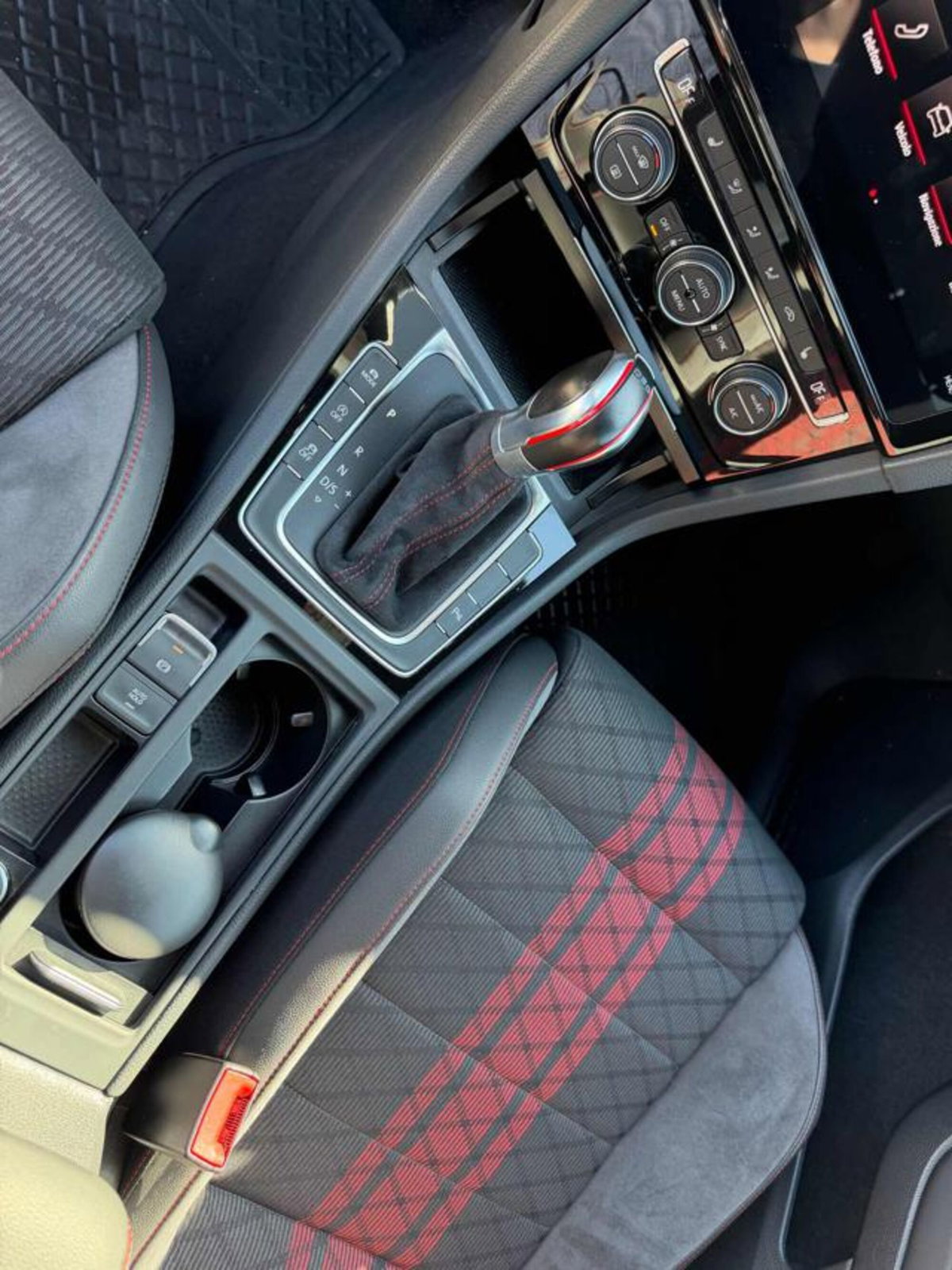 Volkswagen Golf GTI 2.0 TSI TCR DSG 5p. BlueMotion Technology (14)