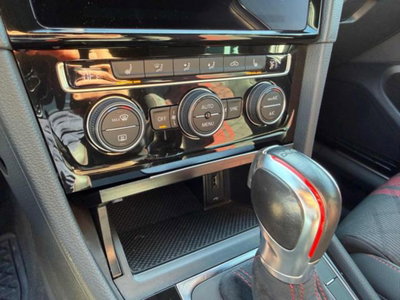 Volkswagen Golf GTI 2.0 TSI TCR DSG 5p. BlueMotion Technology (20)