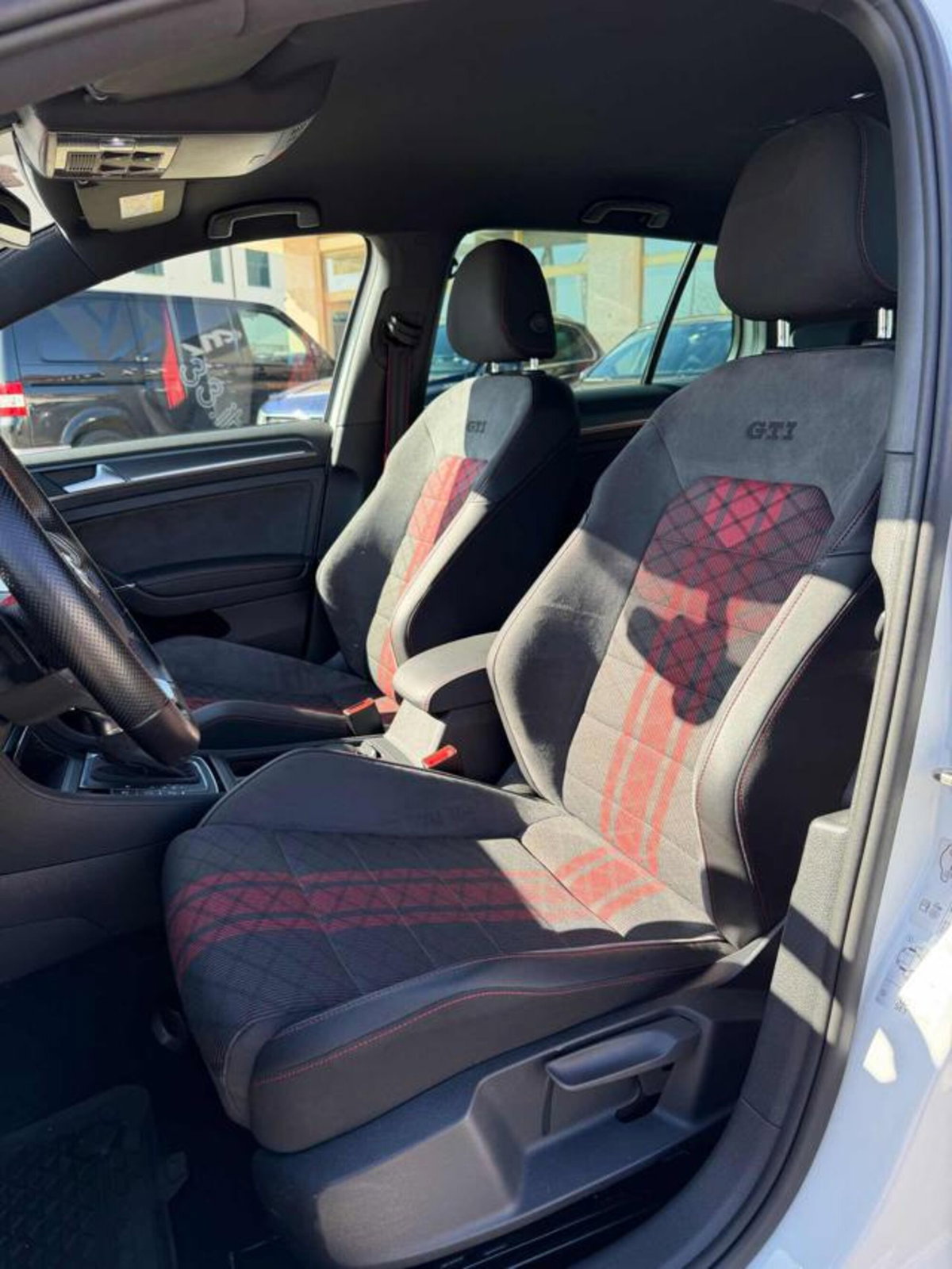 Volkswagen Golf GTI 2.0 TSI TCR DSG 5p. BlueMotion Technology (9)