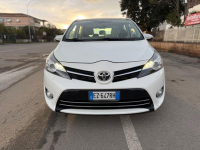 Toyota Verso 1.6 D-4D Style 7 posti (2)