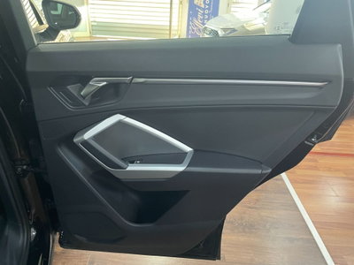 Audi Q3 35 TDI quattro S tronic Business (20)