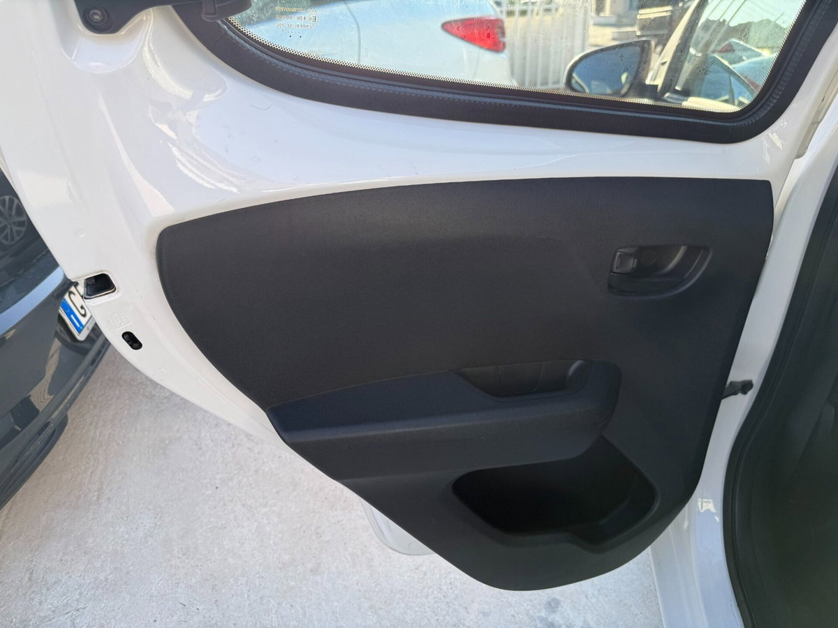 Citroen C1 C1 VTi 68 5 porte Feel (16)