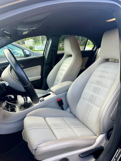 Mercedes-Benz Classe A 180 d Premium (5)