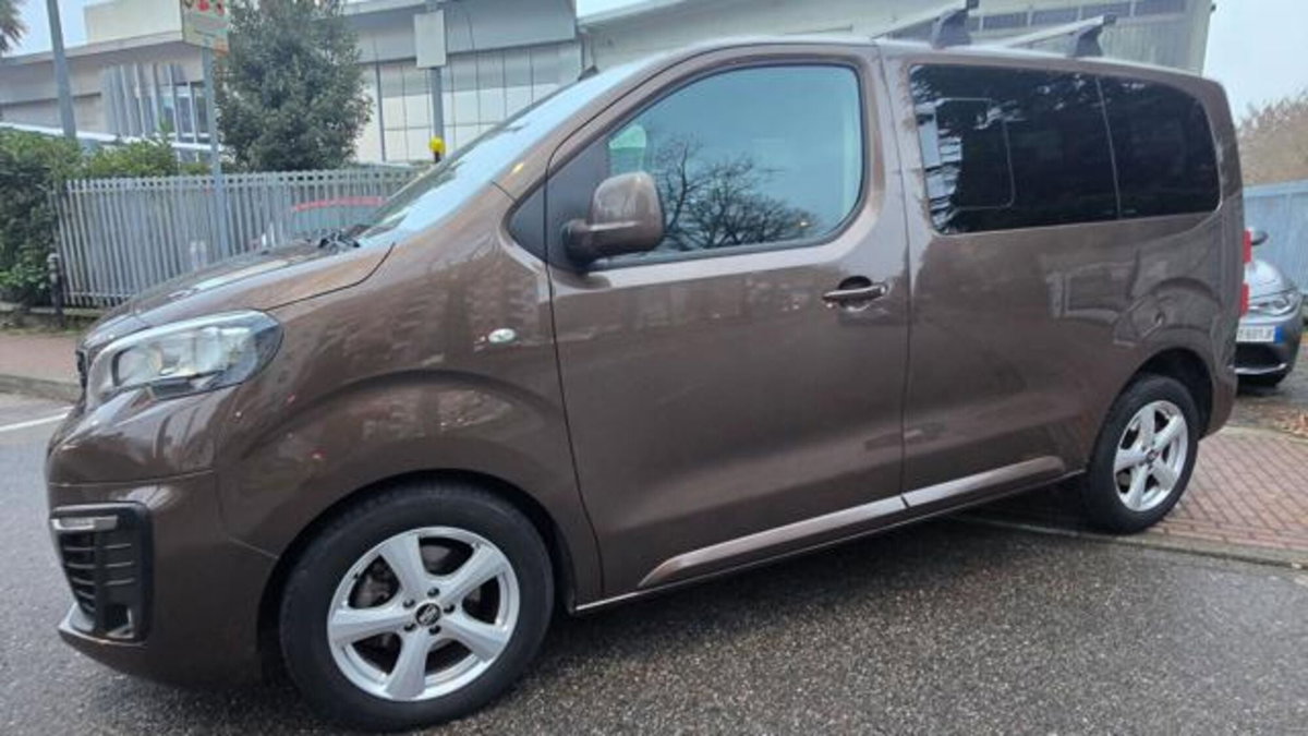 Peugeot Traveller BlueHDi 120 S&S Long Active (2)