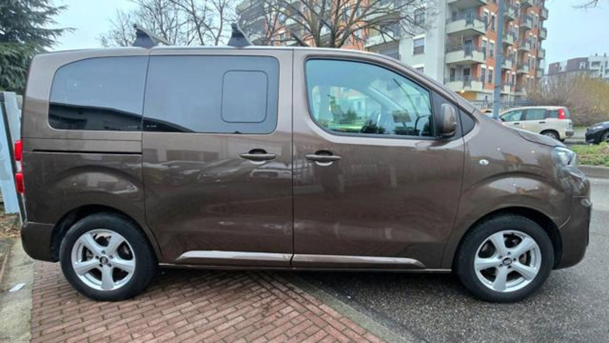 Peugeot Traveller BlueHDi 120 S&S Long Active (9)
