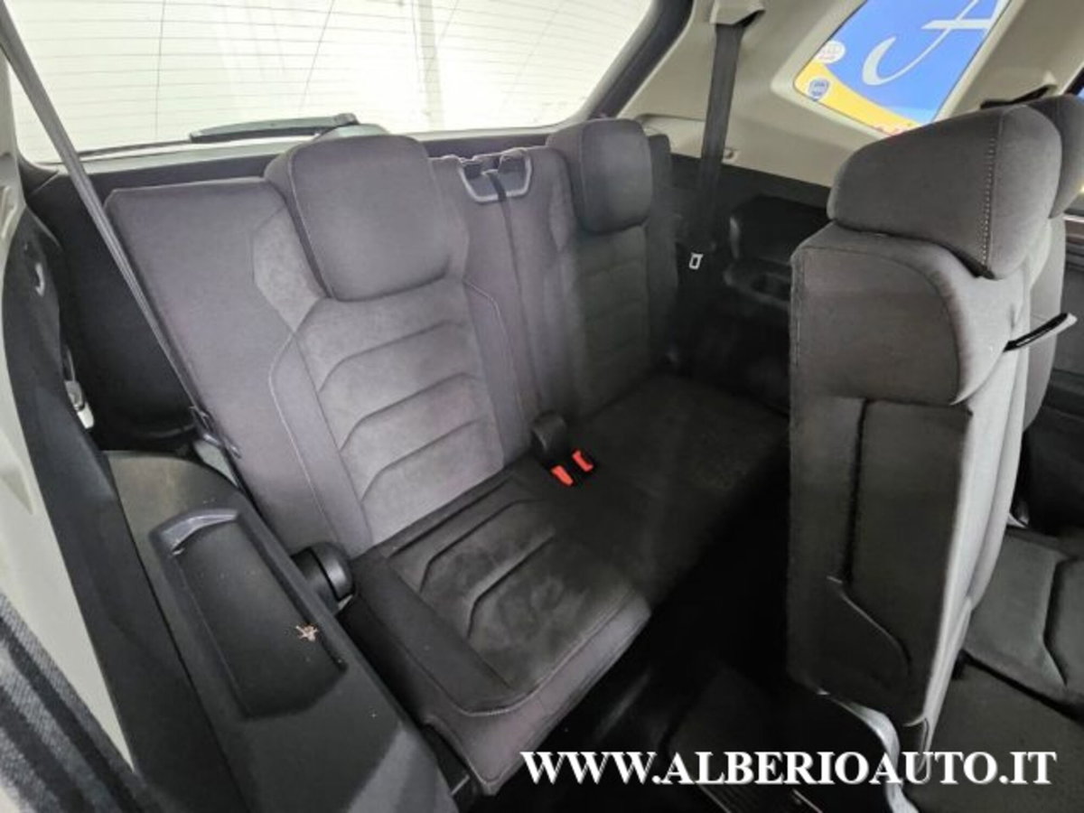 Volkswagen Tiguan Allspace 2.0 tdi R-Line 150cv dsg (12)