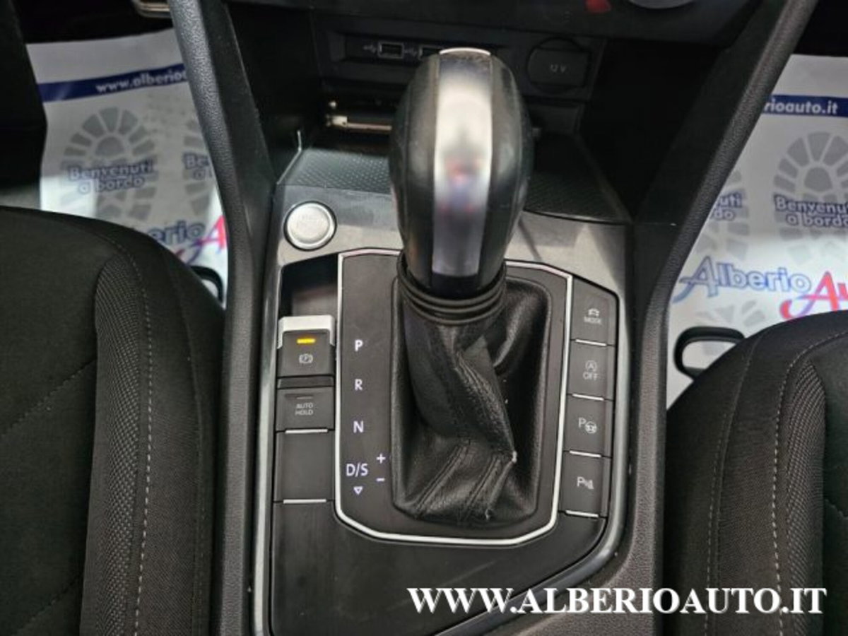 Volkswagen Tiguan Allspace 2.0 tdi R-Line 150cv dsg (20)