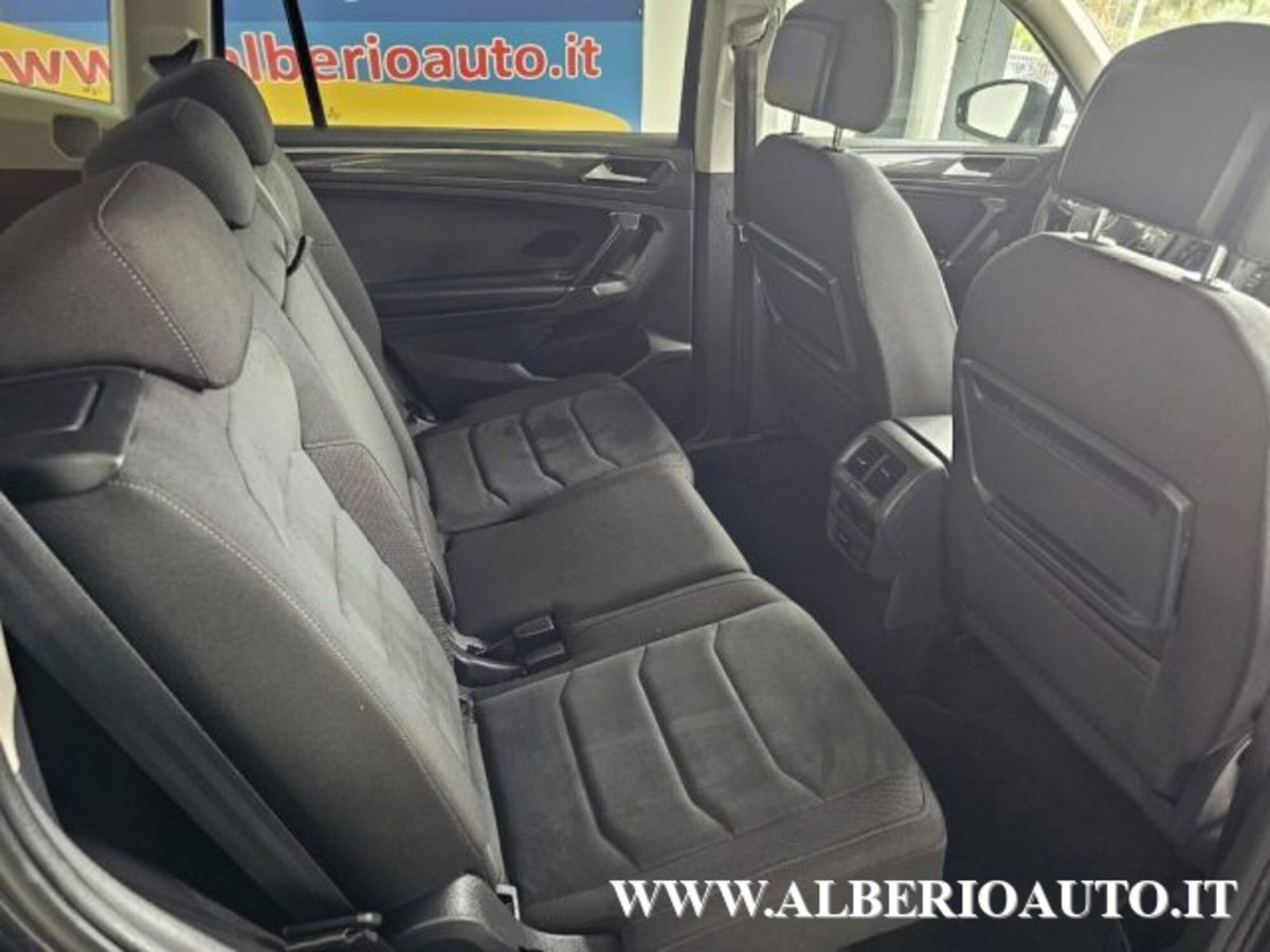 Volkswagen Tiguan Allspace 2.0 tdi R-Line 150cv dsg (9)