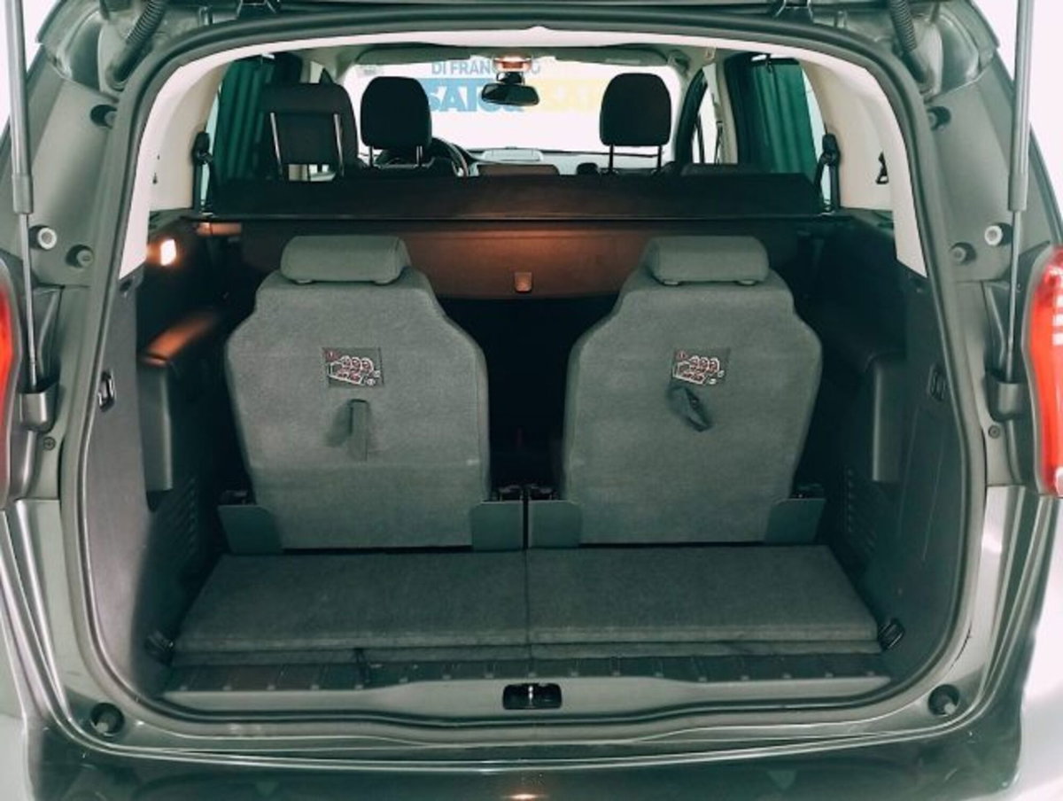 Peugeot 5008 BlueHDi 150 S&S Allure (14)