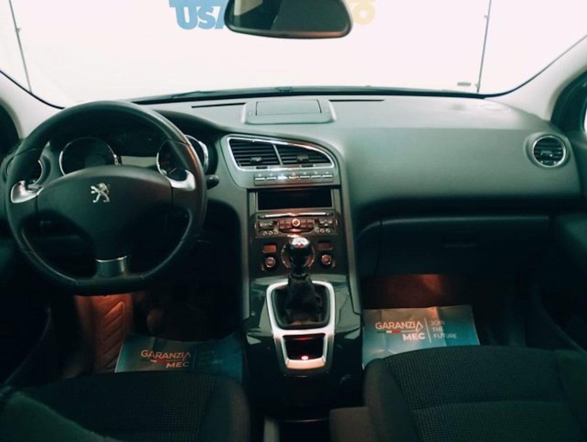 Peugeot 5008 BlueHDi 150 S&S Allure (9)