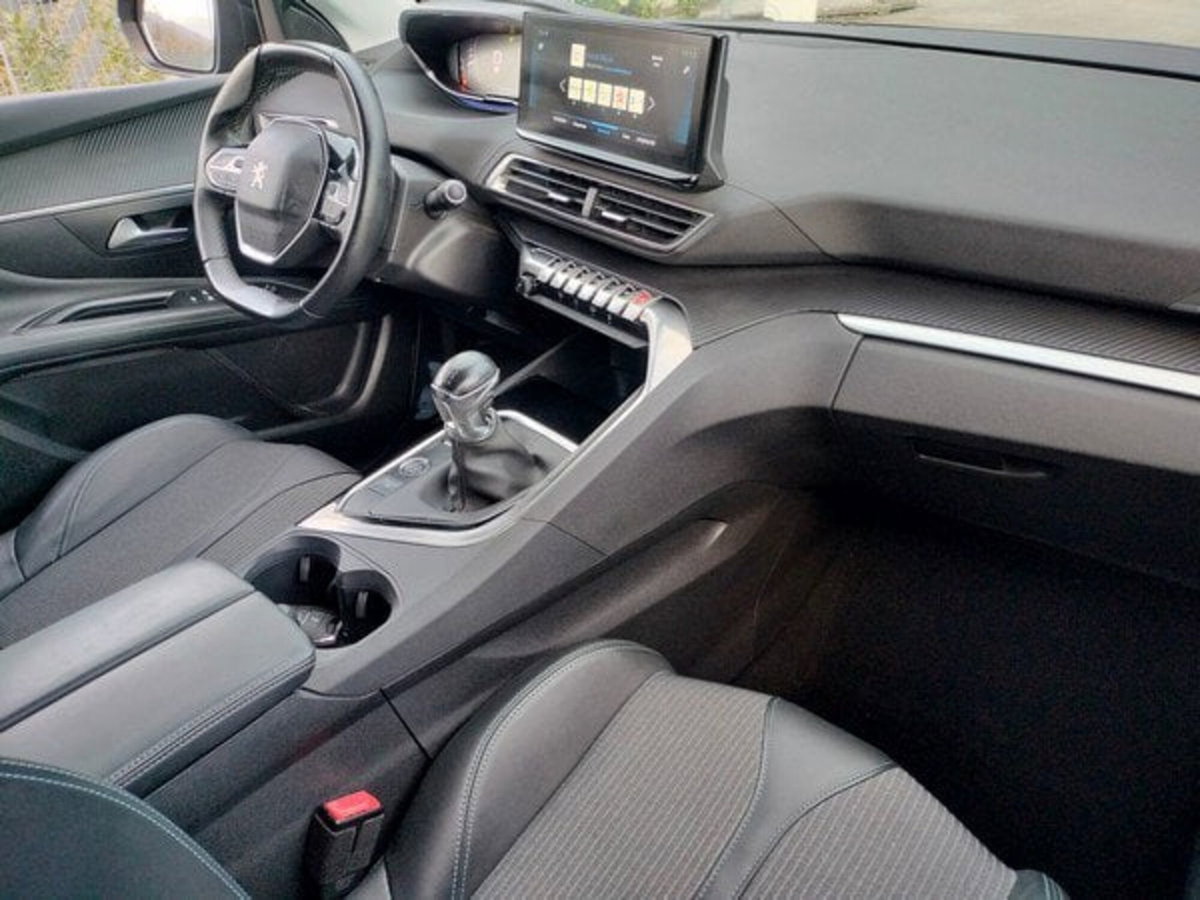 Peugeot 3008 BlueHDi 130 S&S EAT8 Allure Pack (18)