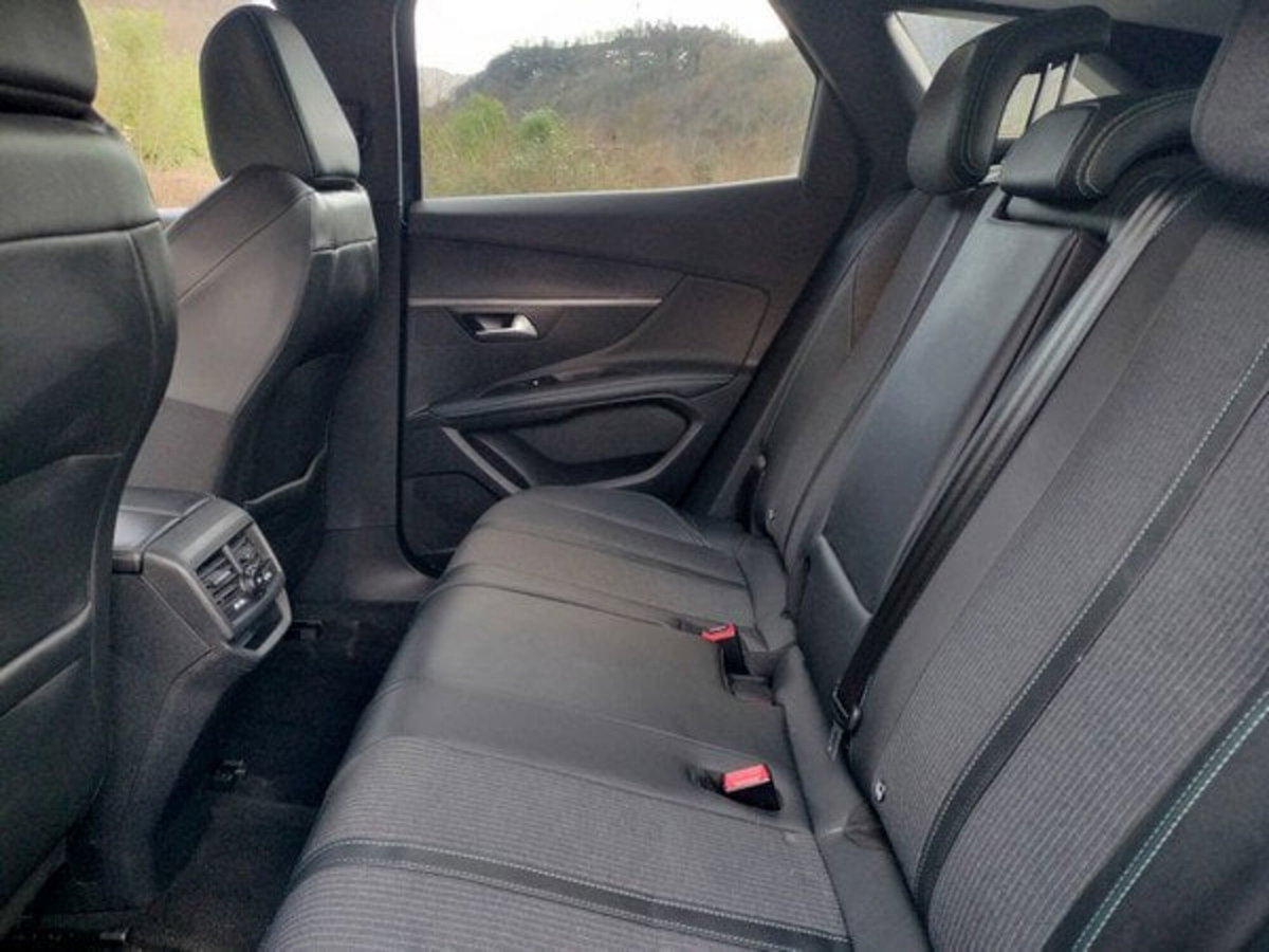 Peugeot 3008 BlueHDi 130 S&S EAT8 Allure Pack (19)