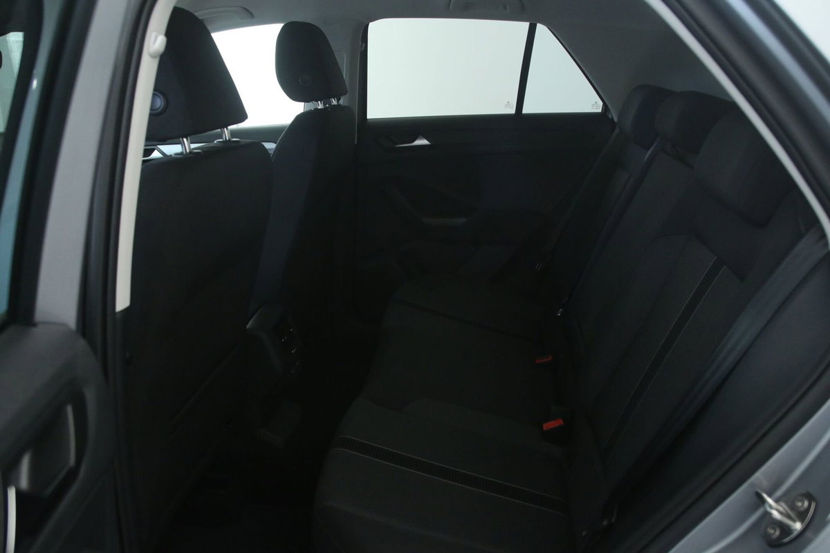 Volkswagen T-Roc 1.0 tsi Sport 115cv (7)