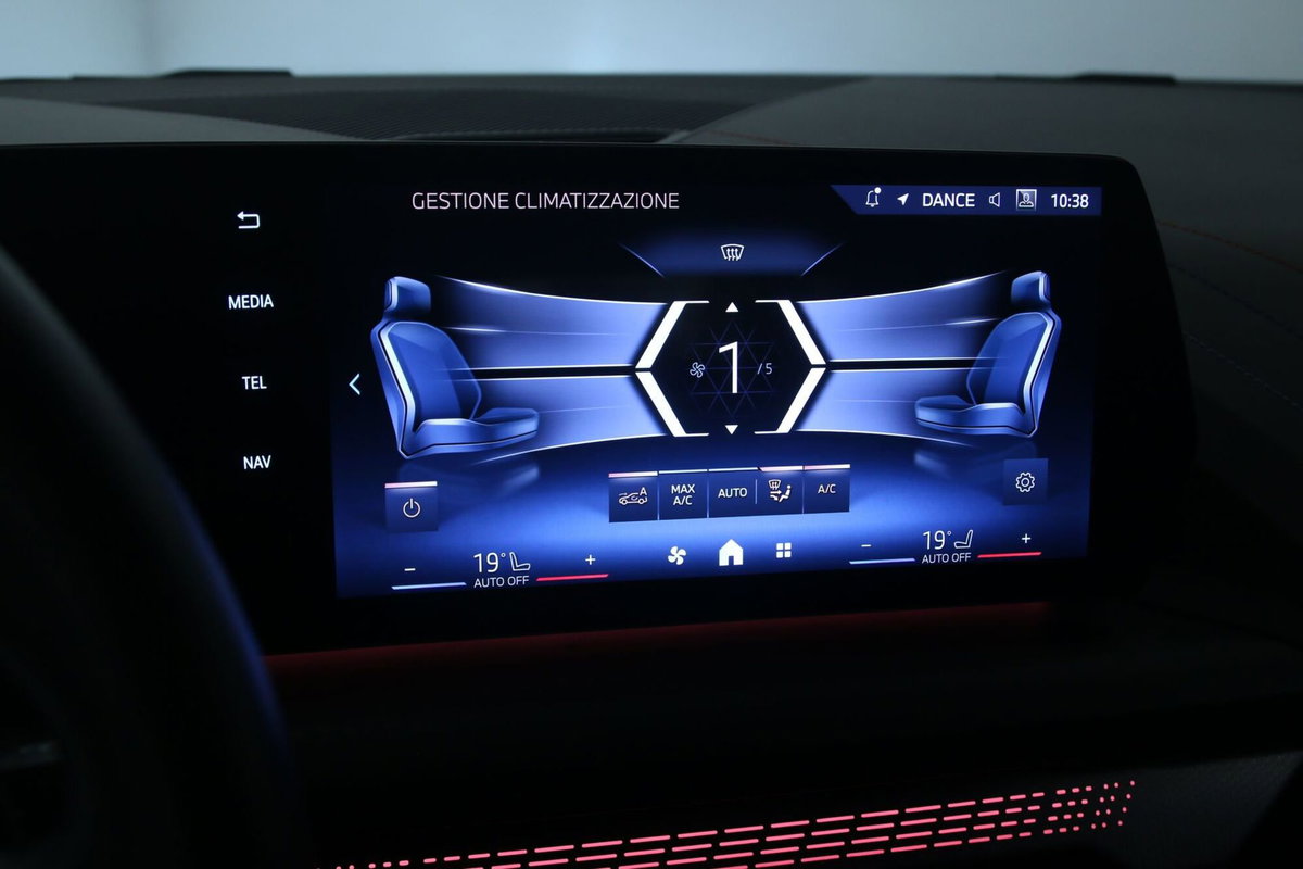 BMW Serie 1 118d MSport Pro auto (18)