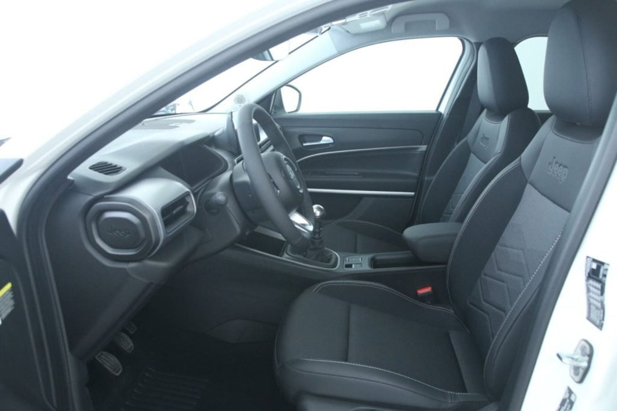 Jeep Avenger 1.2 turbo Summit fwd 100cv (7)