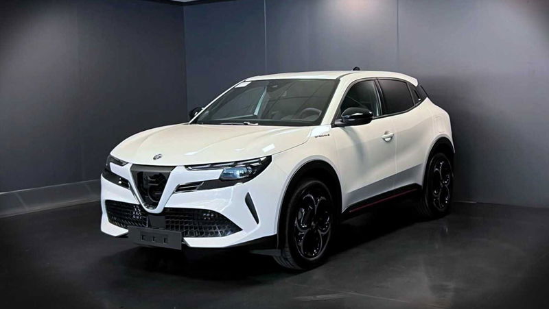 Alfa Romeo Junior 1.2 ibrida Speciale 145cv edct6