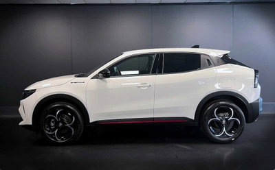 Alfa Romeo Junior 1.2 ibrida Speciale 145cv edct6 (11)