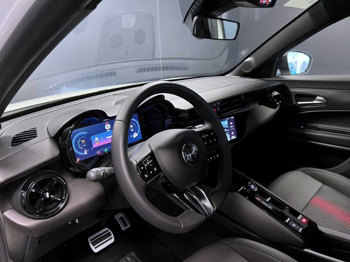 Alfa Romeo Junior 1.2 ibrida Speciale 145cv edct6 (13)