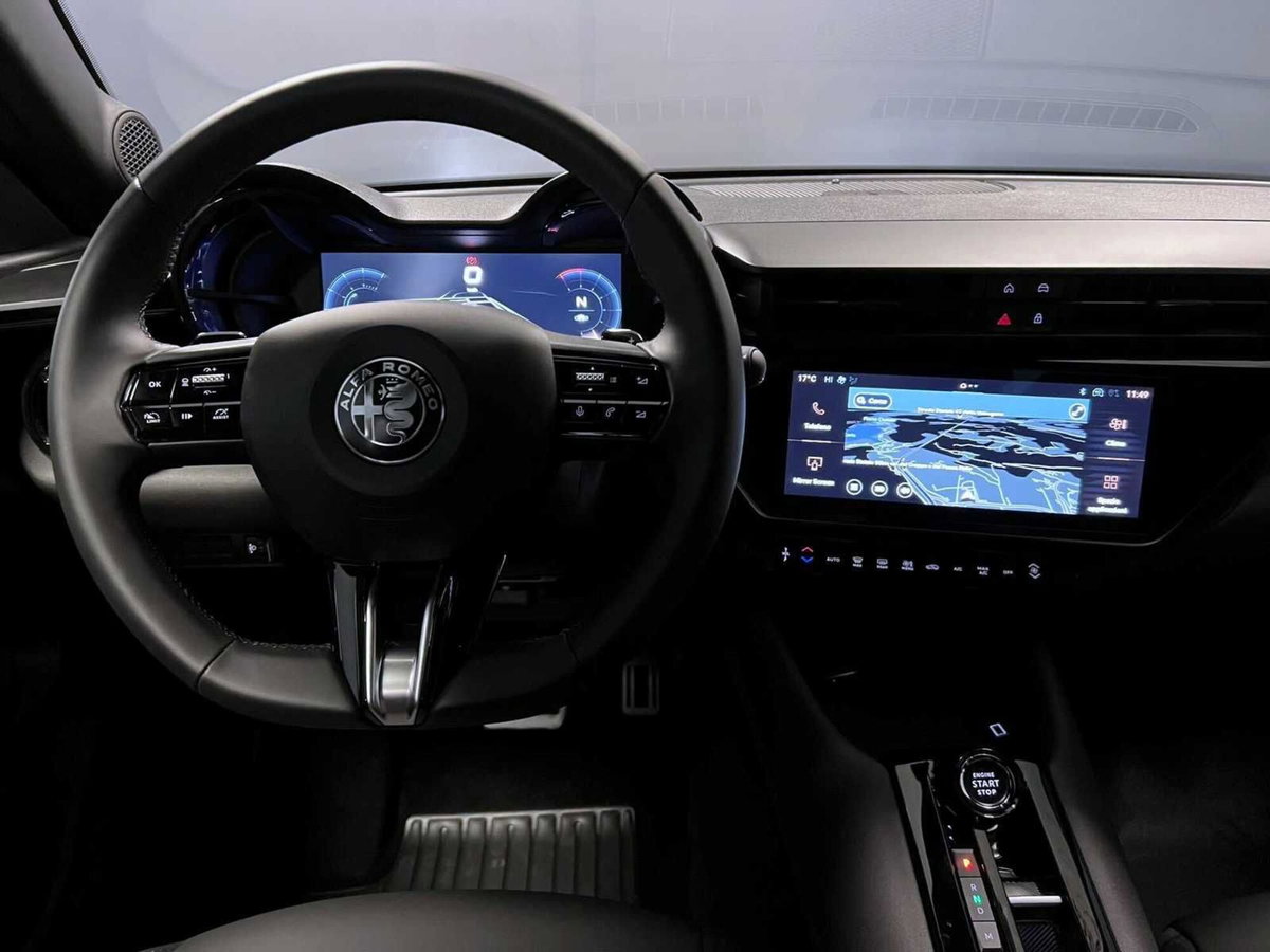 Alfa Romeo Junior 1.2 ibrida Speciale 145cv edct6 (14)