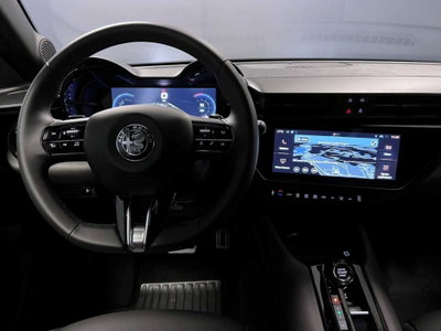 Alfa Romeo Junior 1.2 ibrida Speciale 145cv edct6 (14)