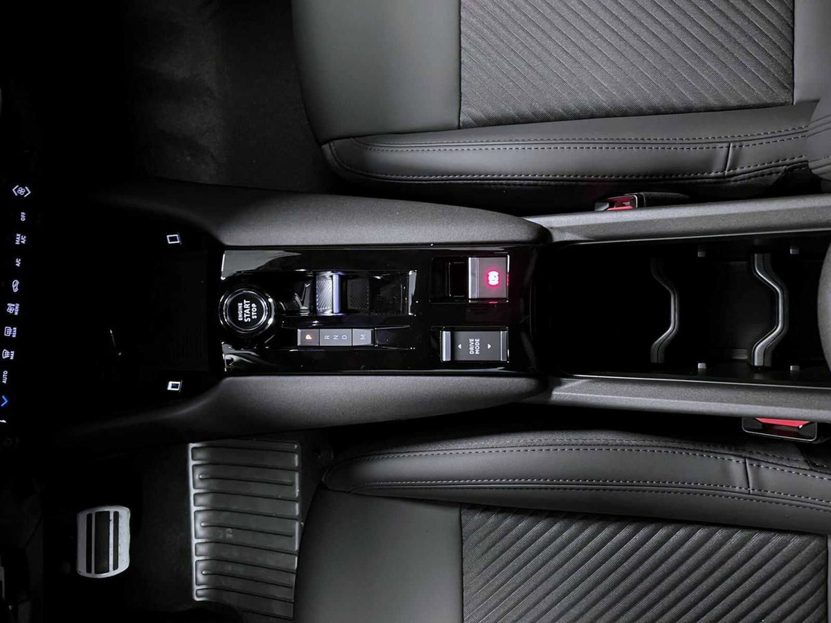 Alfa Romeo Junior 1.2 ibrida Speciale 145cv edct6 (16)