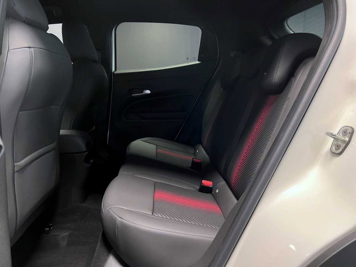 Alfa Romeo Junior 1.2 ibrida Speciale 145cv edct6 (4)