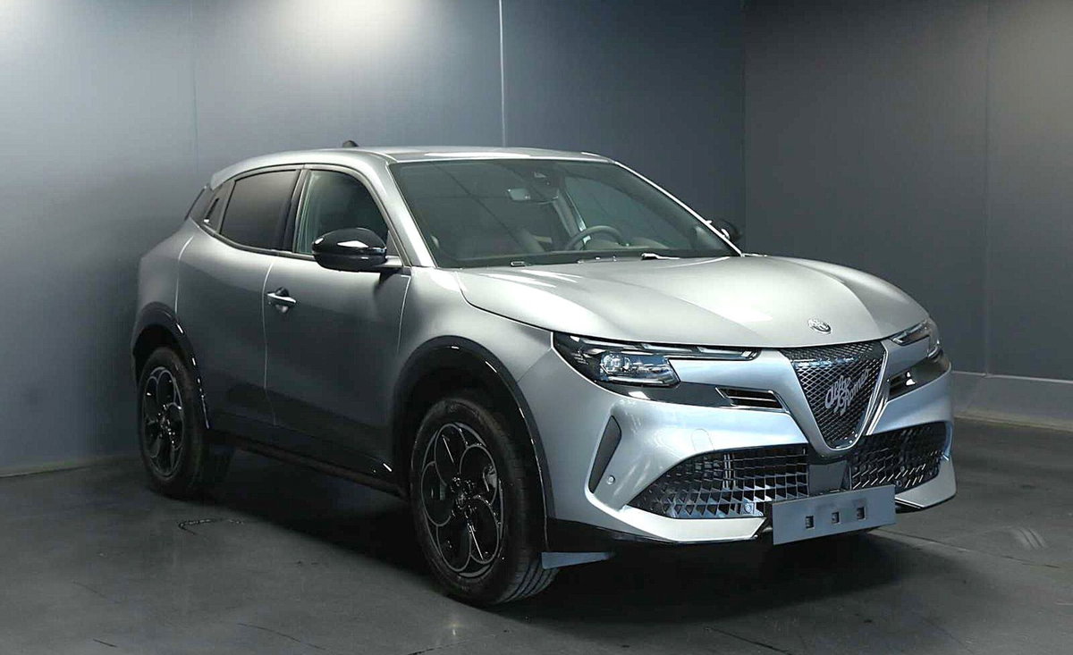 Alfa Romeo Junior 1.2 ibrida Q4 Intensa 145cv edct6