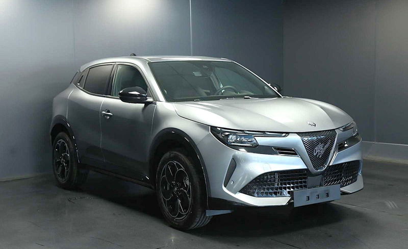 Alfa Romeo Junior 1.2 ibrida Q4 Intensa 145cv edct6