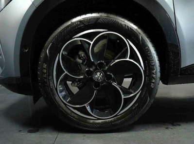 Alfa Romeo Junior 1.2 ibrida Q4 Intensa 145cv edct6 (8)