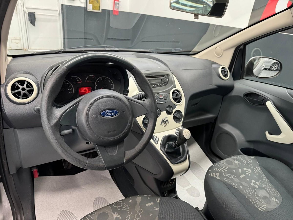 Ford Ka 1.2 8V 69CV Titanium (10)