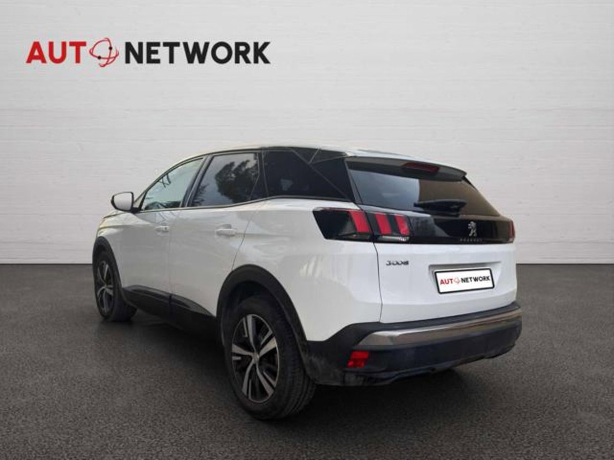 Peugeot 3008 BlueHDi 130 S&S Active (2)