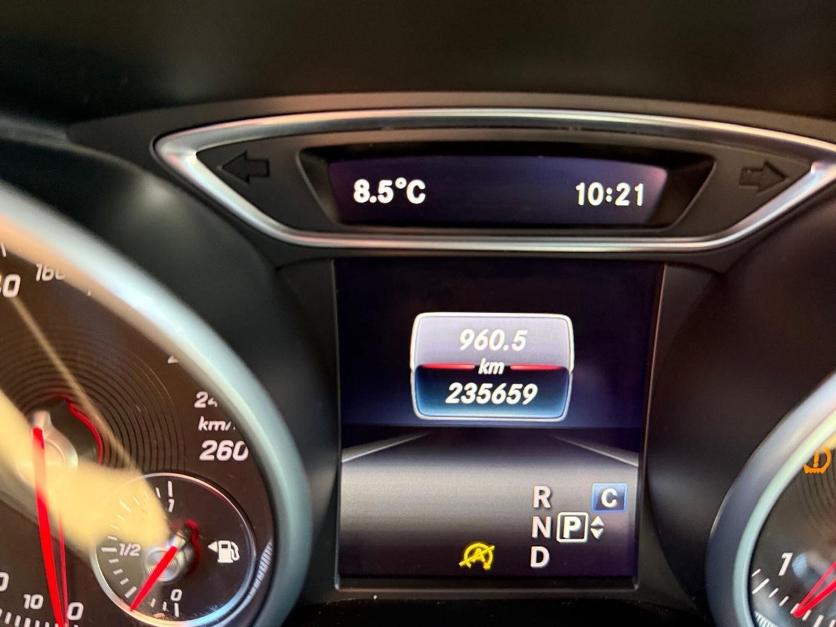 Mercedes-Benz CLA 220 d 4Matic Automatic Premium (11)