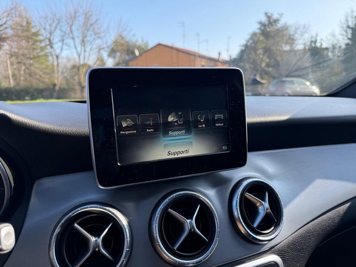 Mercedes-Benz CLA 220 d 4Matic Automatic Premium (18)