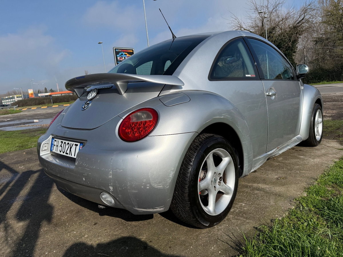 Volkswagen New Beetle 2.0 (4)