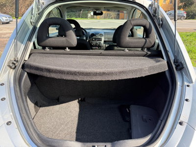 Volkswagen New Beetle 2.0 (5)