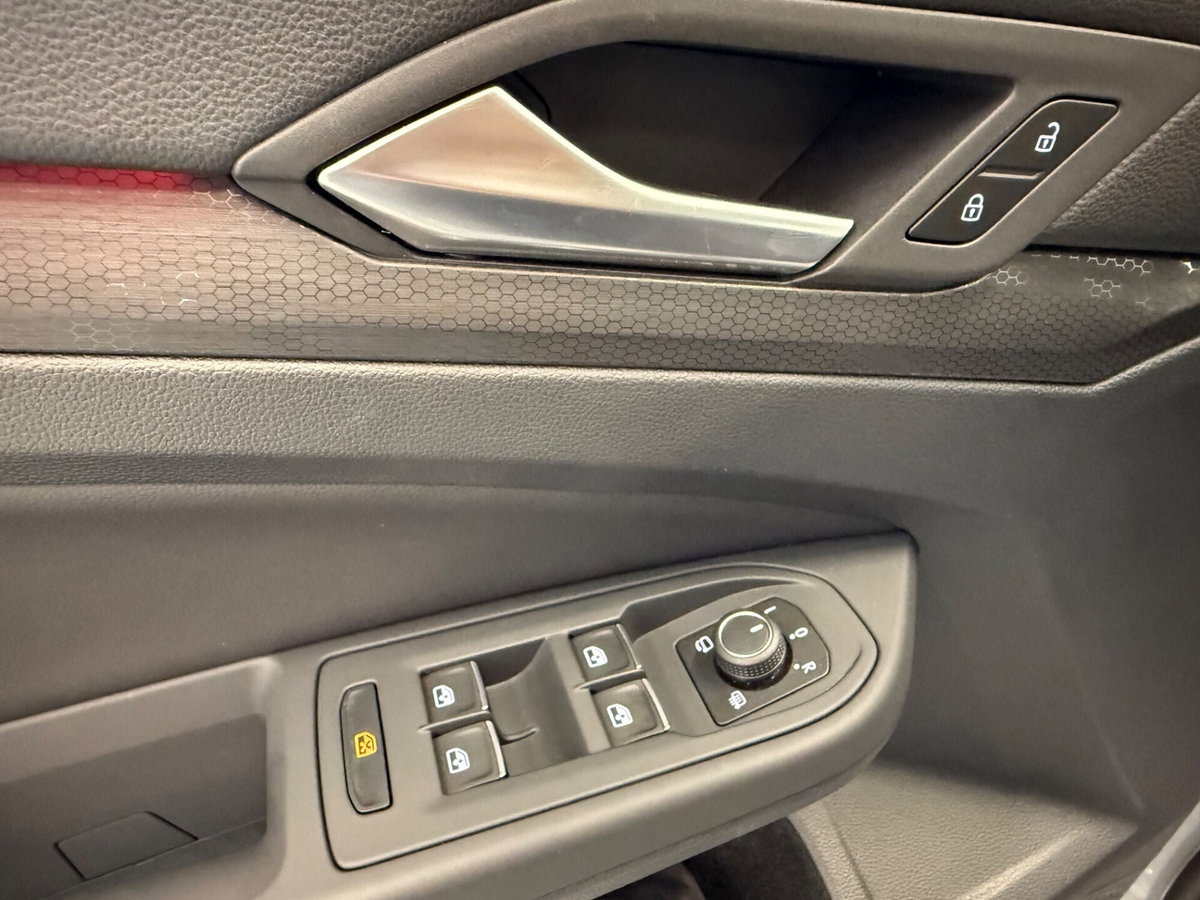 Volkswagen Golf 2.0 TSI GTI DSG (12)