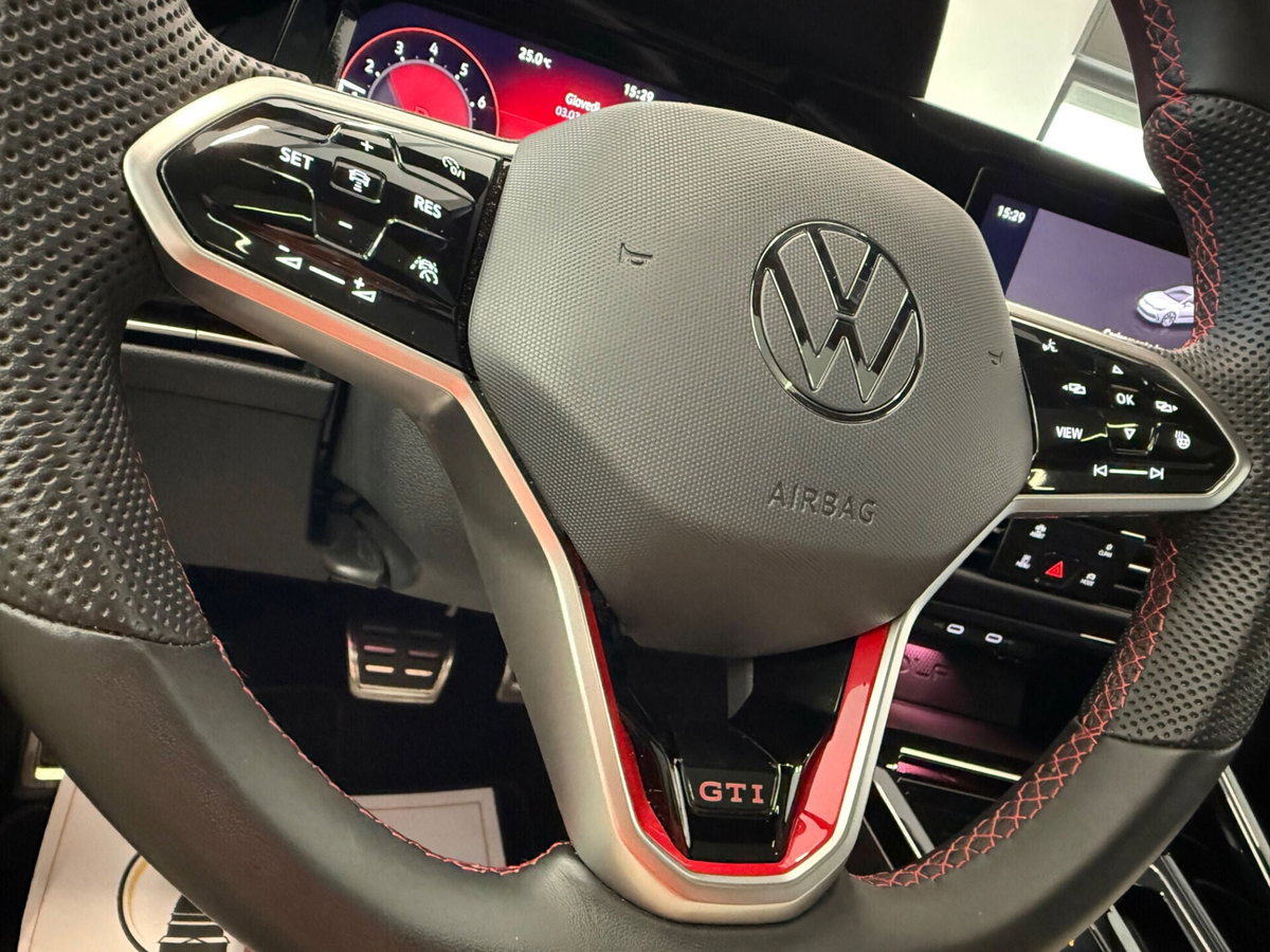 Volkswagen Golf 2.0 TSI GTI DSG (19)