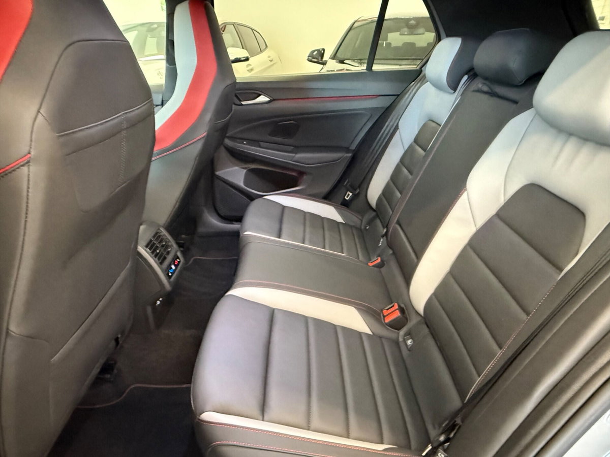 Volkswagen Golf 2.0 TSI GTI DSG (9)