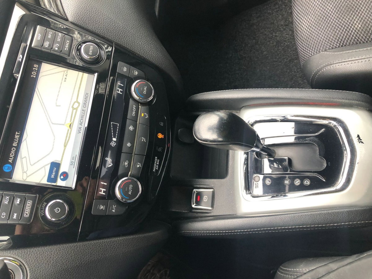 Nissan Qashqai 1.6 dCi 2WD N-Connecta (10)