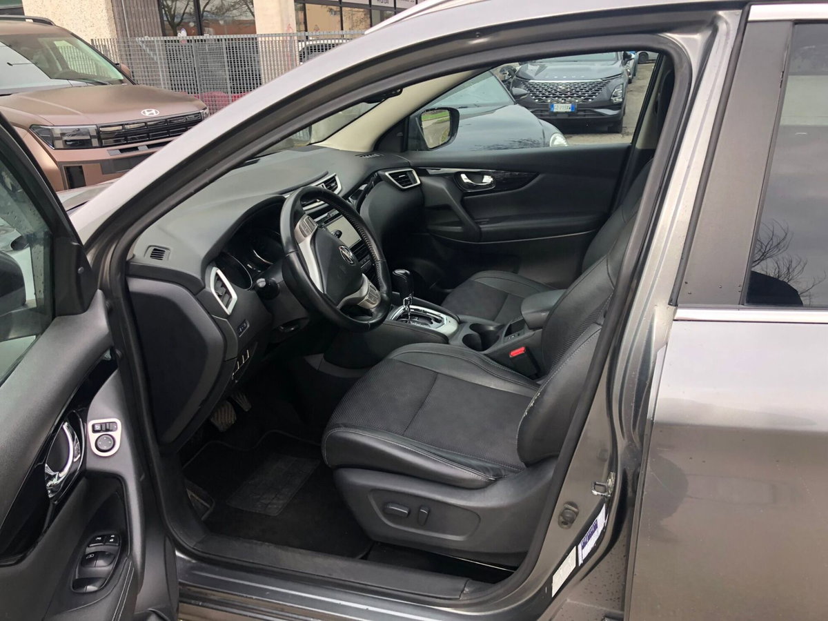 Nissan Qashqai 1.6 dCi 2WD N-Connecta (11)