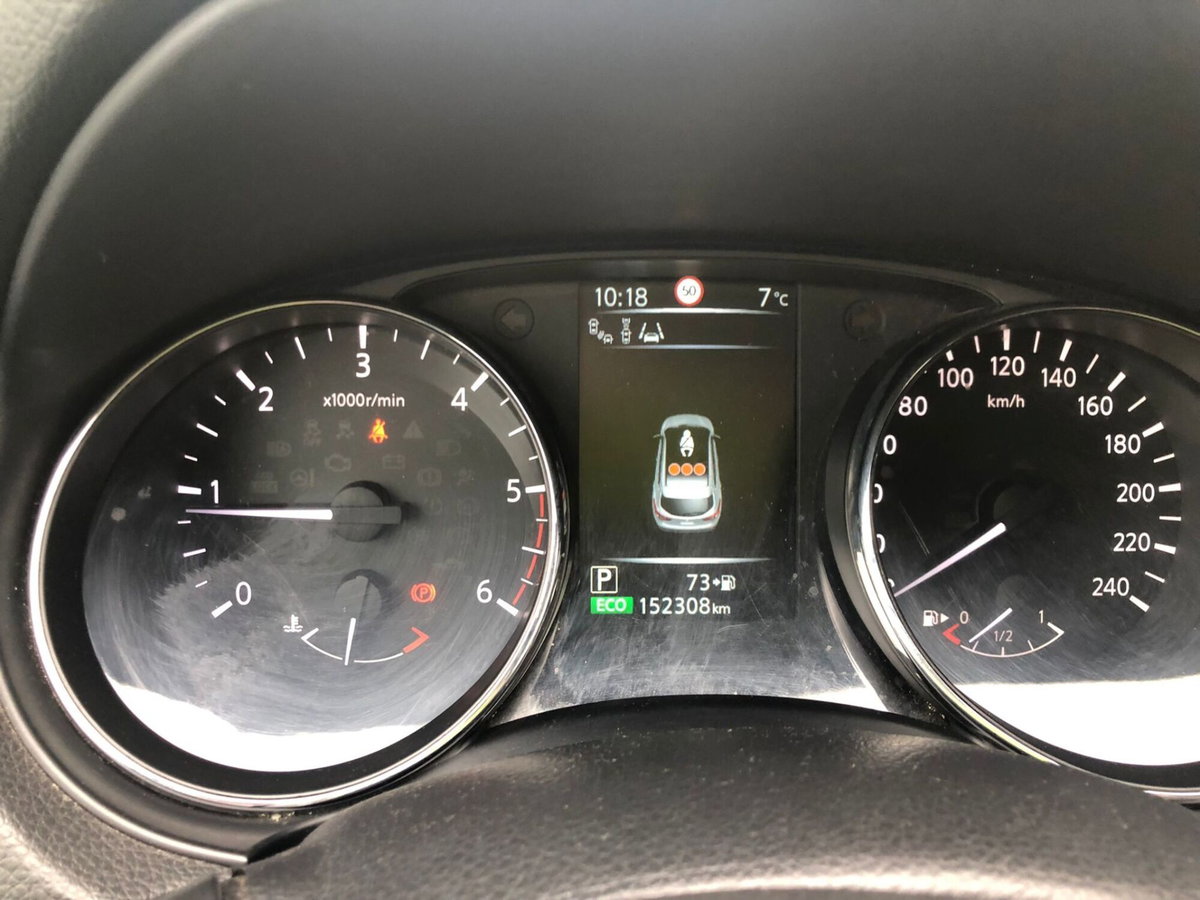 Nissan Qashqai 1.6 dCi 2WD N-Connecta (8)