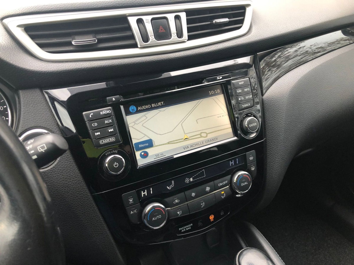 Nissan Qashqai 1.6 dCi 2WD N-Connecta (9)